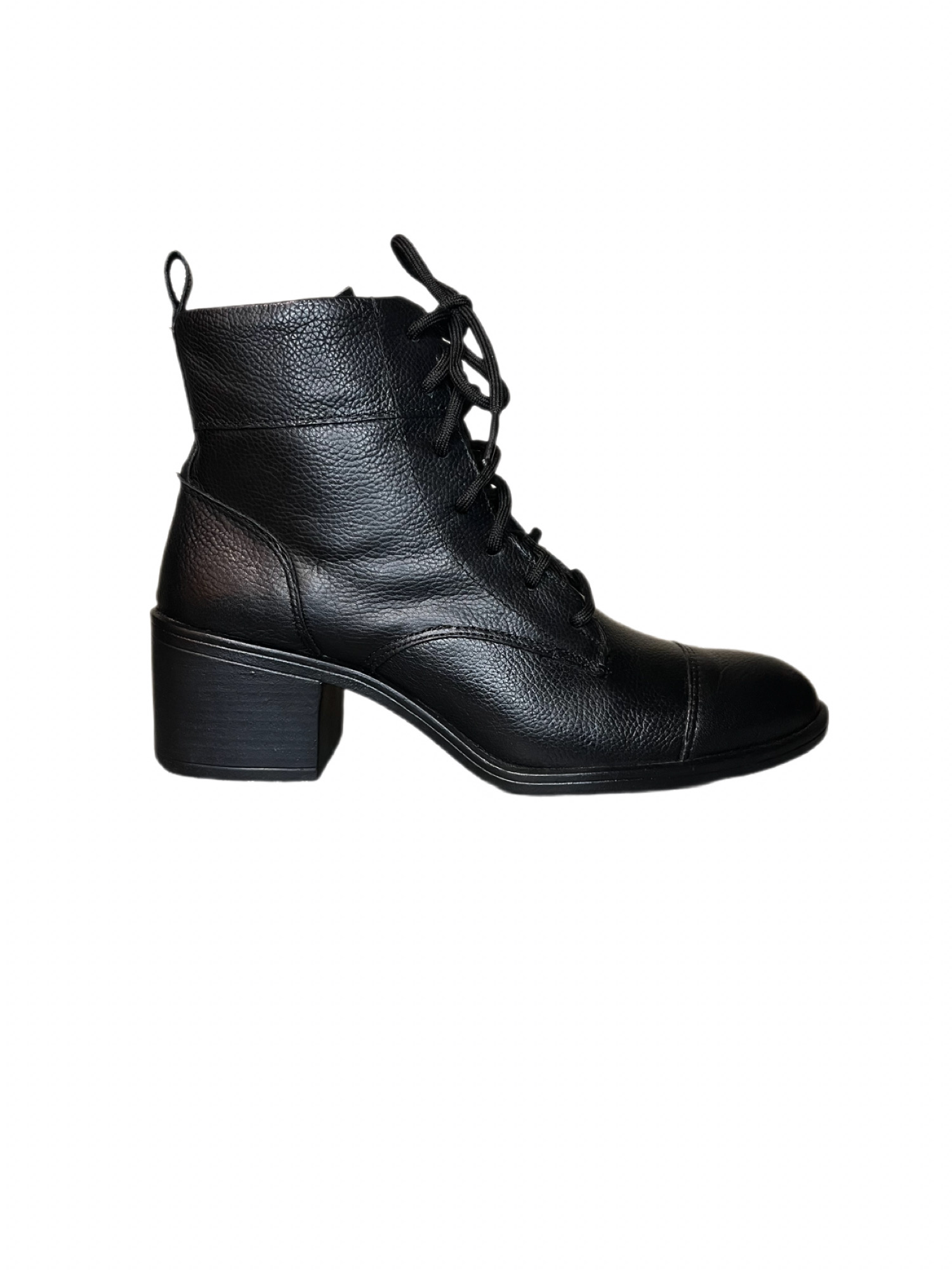 BOTA COURO/CADARÇO ARMAZÉMK