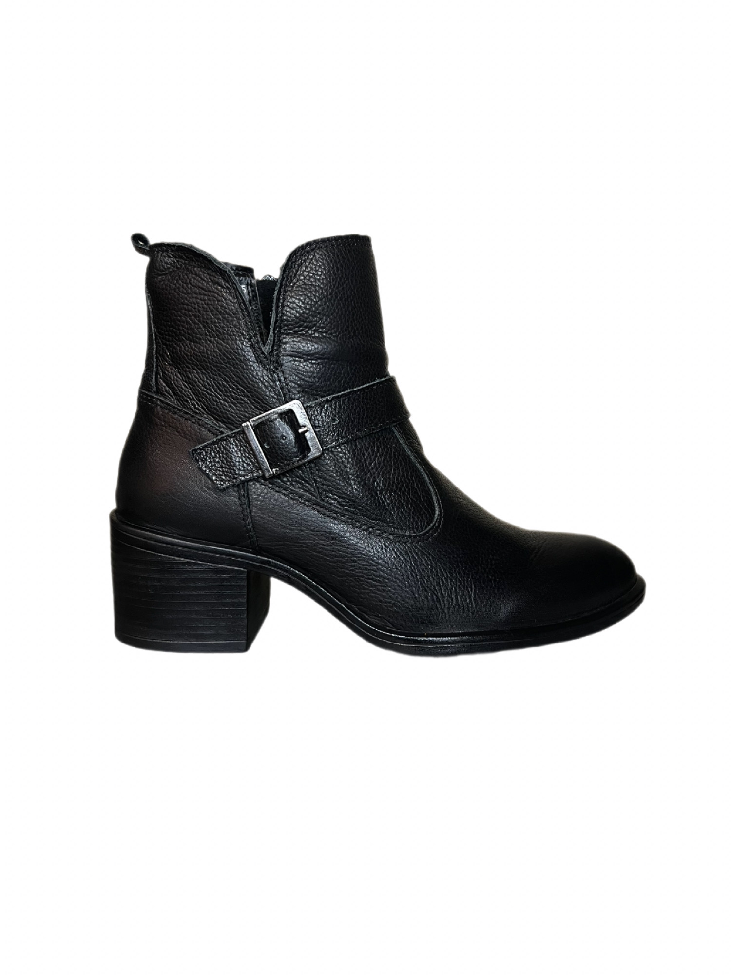 BOTA COURO PRETO ARMAZÉM K